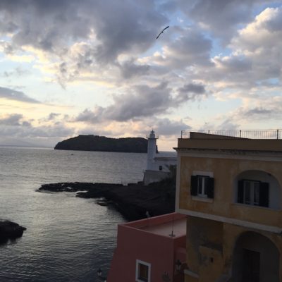 Scorci dell'isola di Ventotene 2
